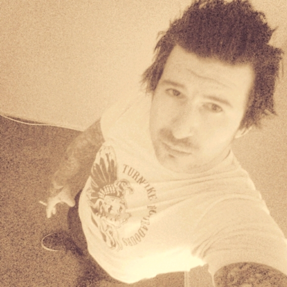 Meet your Posher, Cameron - Picture 1 of 2